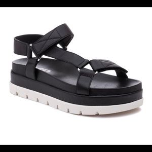 JSlides Blakey black sandal